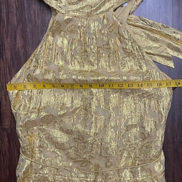 NWT Saylor Alexi Halter tie neck Gold Shiny Gown dress Medium - Picture 6 of 16
